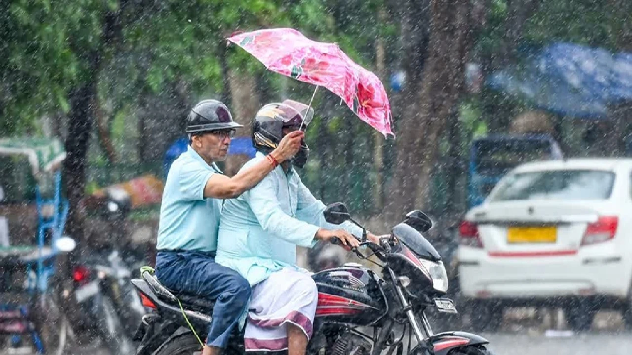 Monsoon Extends Stay in Karnataka; Heat Relents in Maharashtra as Rain Inches Toward North India