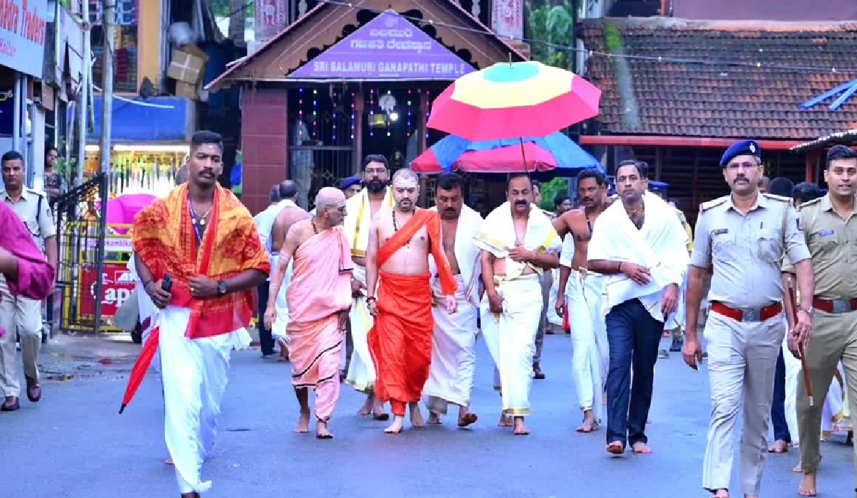 Kerala CM VD Satheesan Visits Kollur Mookambika Temple Amid Z-Plus Security