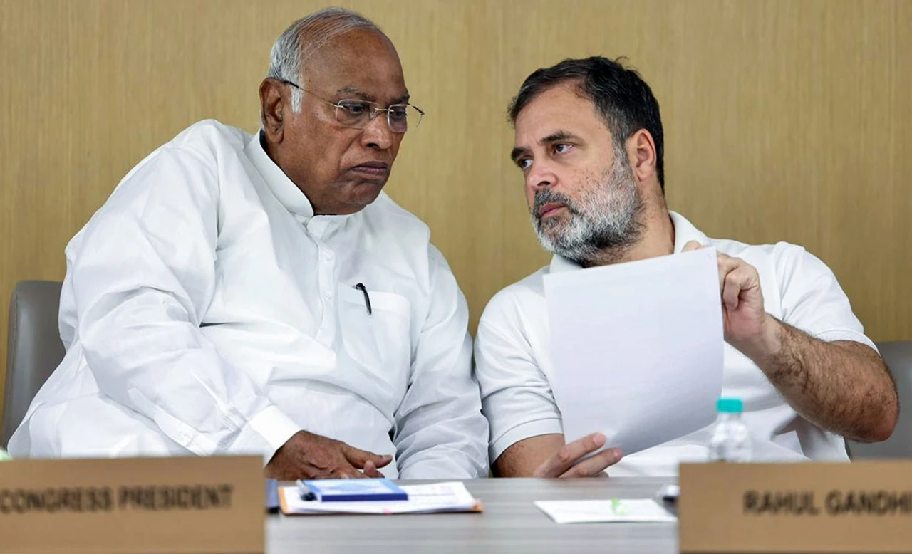 Ram Mandir Trust Donation Theft: Kharge and Rahul Gandhi Write to PM Modi Demanding Independent Probe