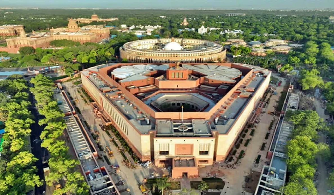 Modi Govt to Introduce Bill in Rajya Sabha Imprisoning Anyone for Disrespecting 'Vande Mataram'