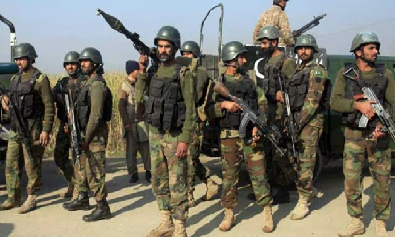 Deadly Suicide Bombing Hits Pakistan Security Post in Khyber Pakhtunkhwa: 15 Killed in Tank District Attack