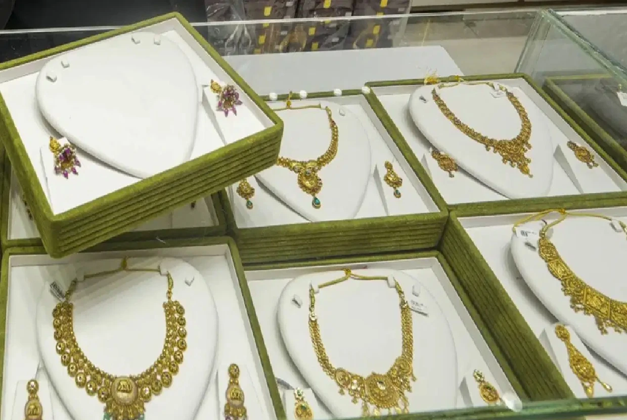 Gold and Silver Prices Surge Today: Comprehensive Market Analysis, City-Wise Rates, and Global Comparison